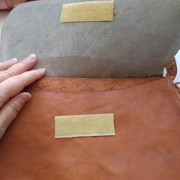 Brown Genuine Leather w/ Flowers from Cuba Purse Vintage with Over The Shoulder - Picture 4 of 6
